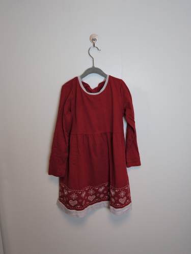 Lindex julekjole, rød 122/128 med hodesjal. Ny pris 229,-